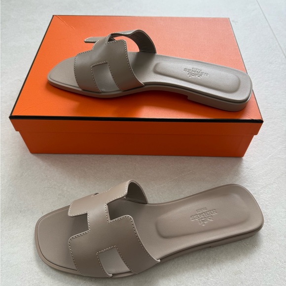 Hermes Oran Sandals - Picture 5 of 5